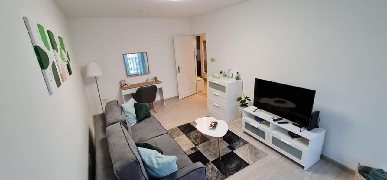 Cili Apartman Eger Apartamento Exterior foto